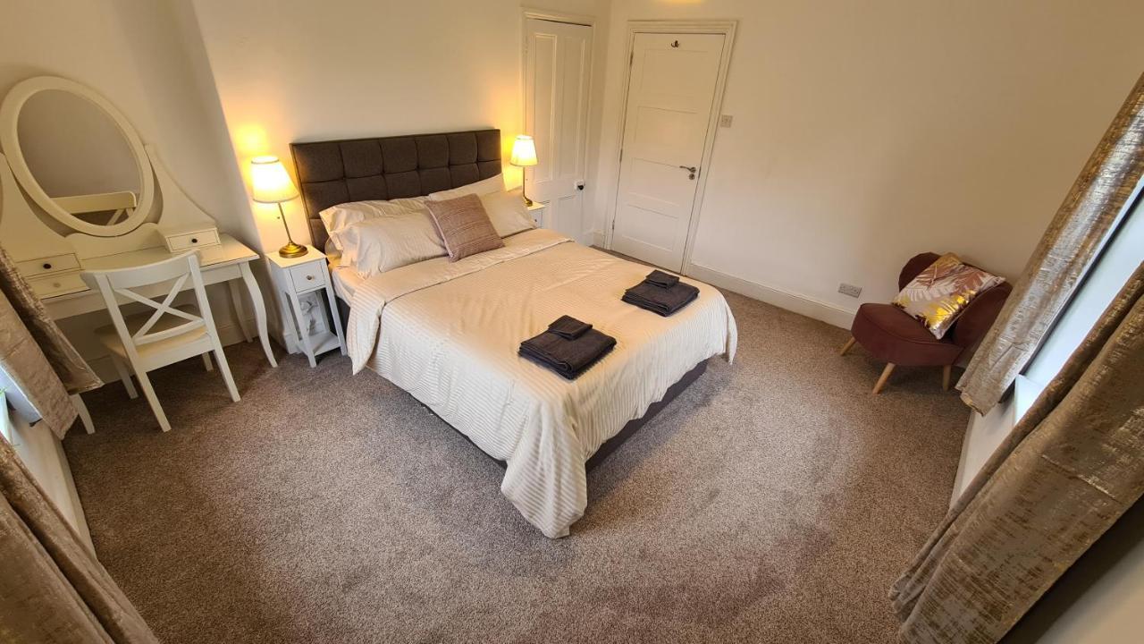 Crescent View, Sk17 6du Apartment *