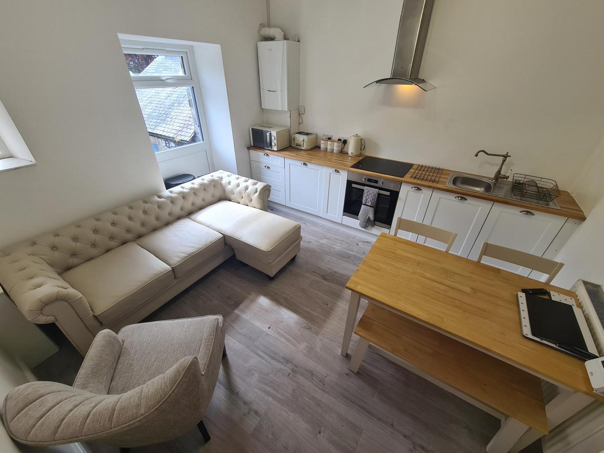 Apartment Crescent View, Sk17 6du *