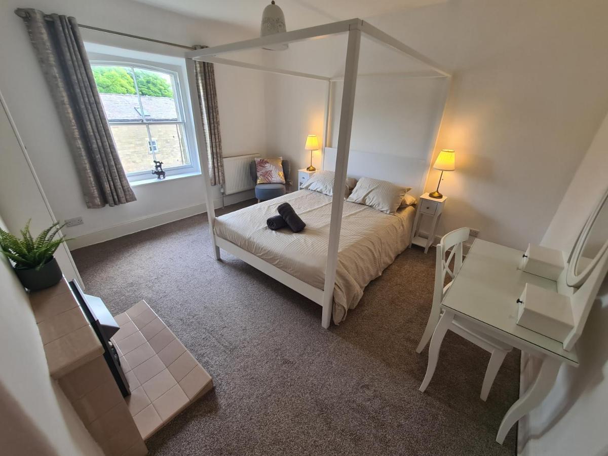 Apartment Crescent View, Sk17 6du *